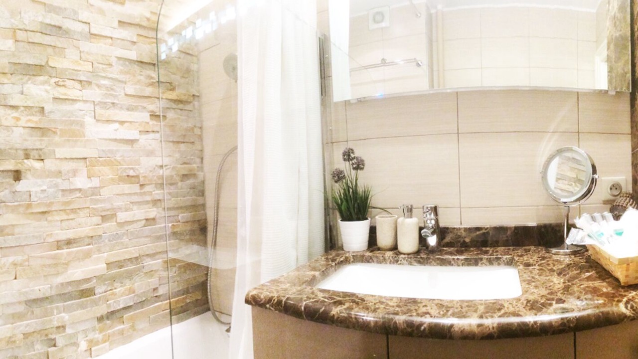 Photo of Bathroom in Cannes City Centre