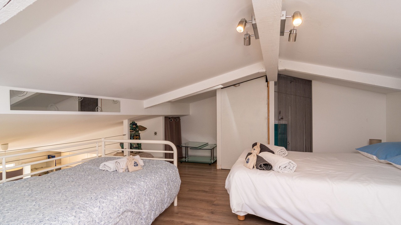 Photo of Bedroom in Prado - Republique