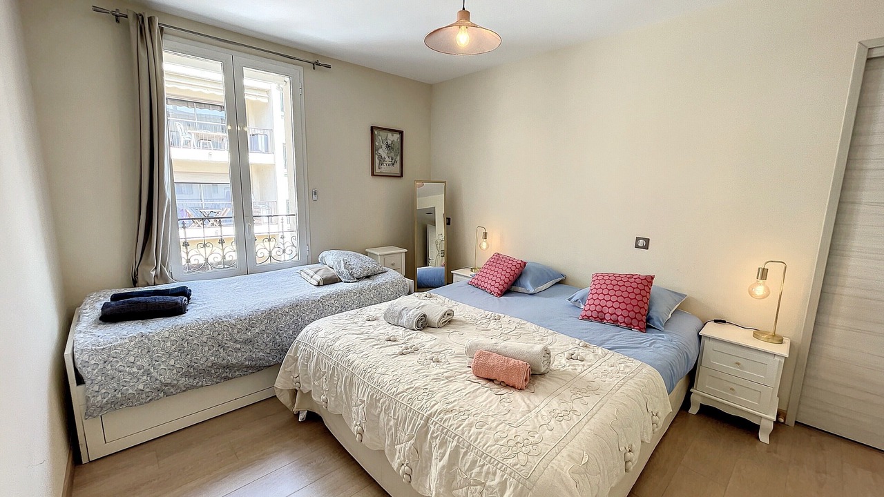 Photo of Bedroom in Prado - Republique