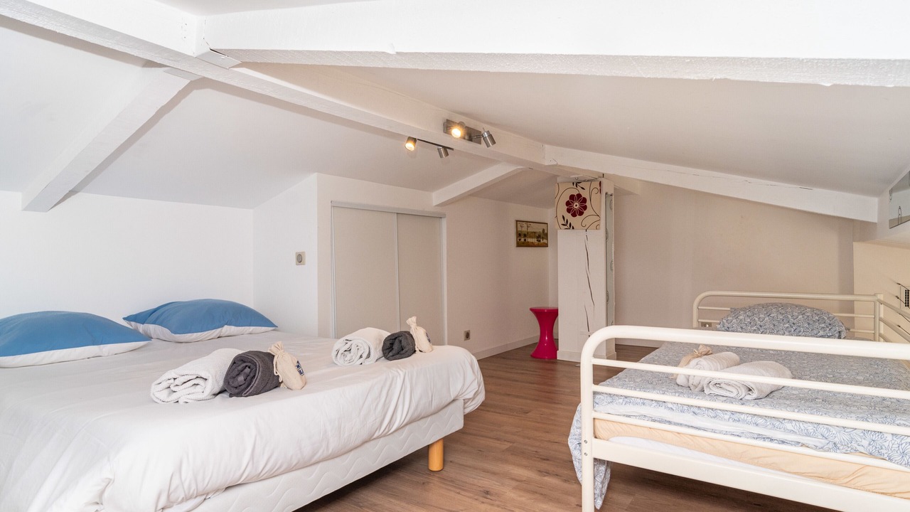 Photo of Bedroom in Prado - Republique