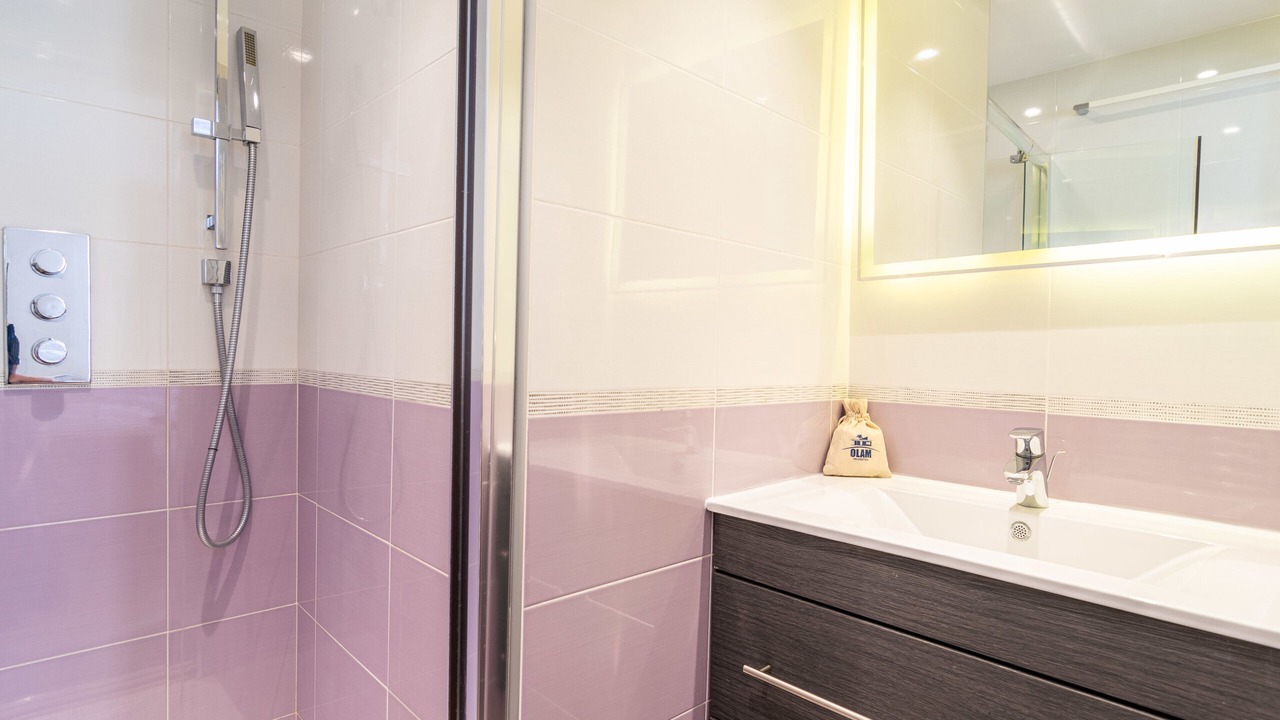 Photo of Bathroom in Prado - Republique