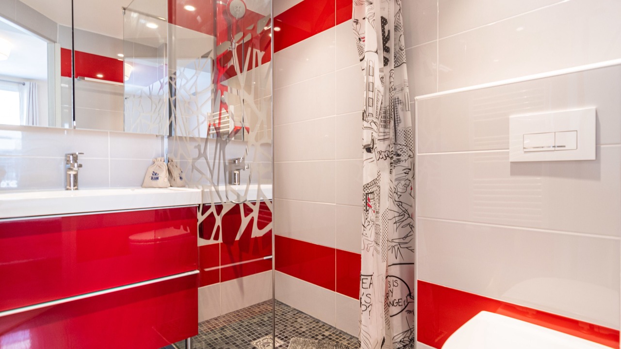Photo of Bathroom in Prado - Republique