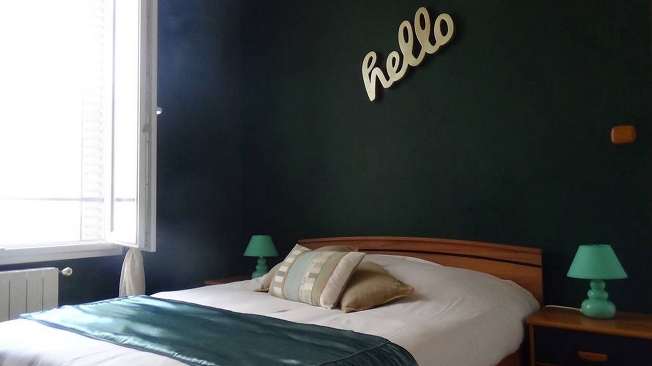 Photo of Bedroom in Prado - Republique