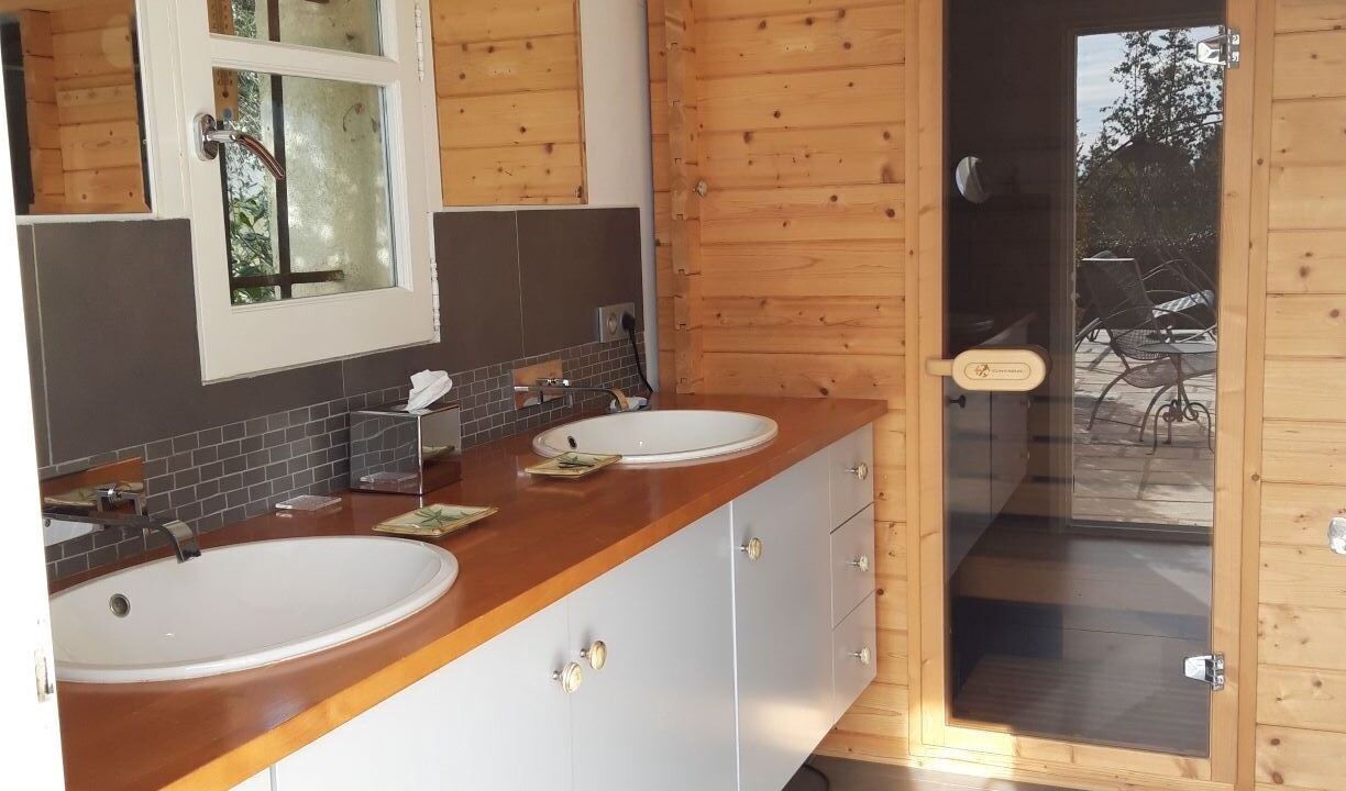 Photo of Bathroom in Tanneron