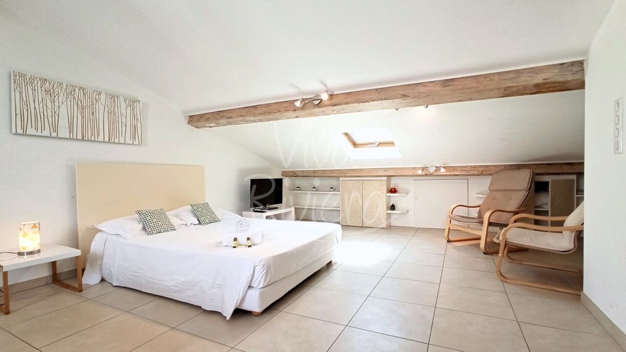 Photo of Bedroom in Cannes City Centre