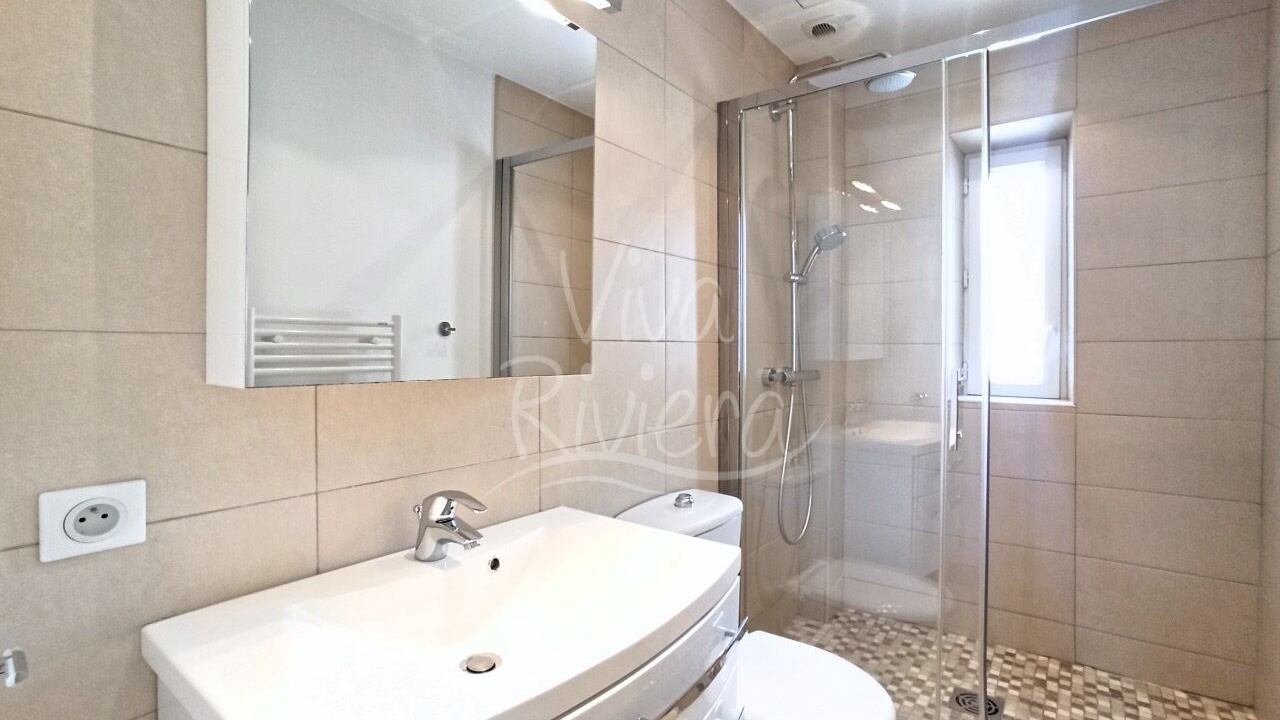 Photo of Bathroom in Cannes City Centre
