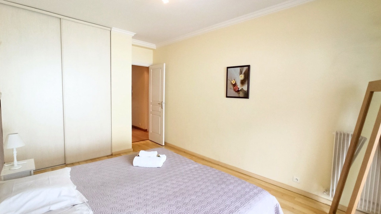 Photo of Bedroom in Cannes City Centre