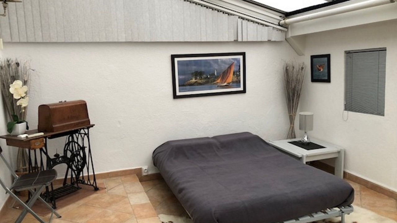 Photo of Bedroom in Prado - Republique