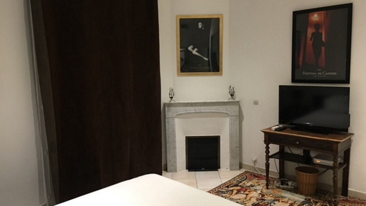 Photo of Bedroom in Prado - Republique