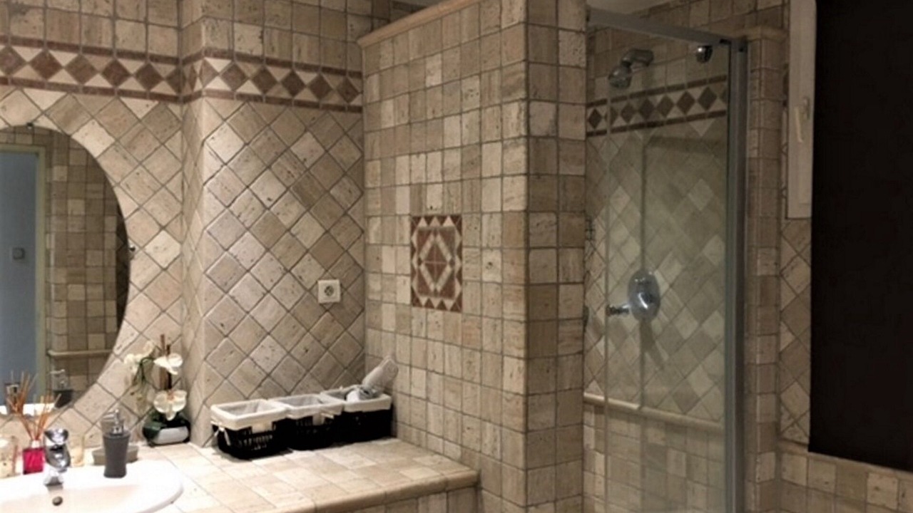 Photo of Bathroom in Prado - Republique