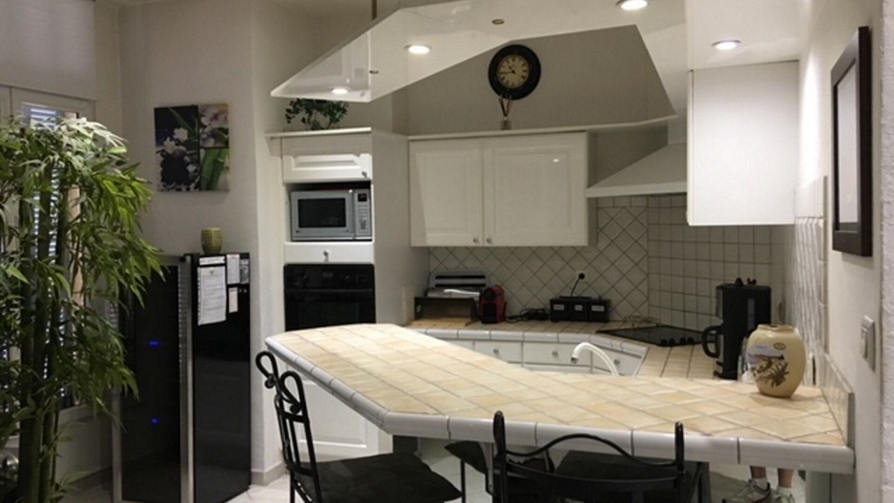 Photo of Kitchen in Prado - Republique