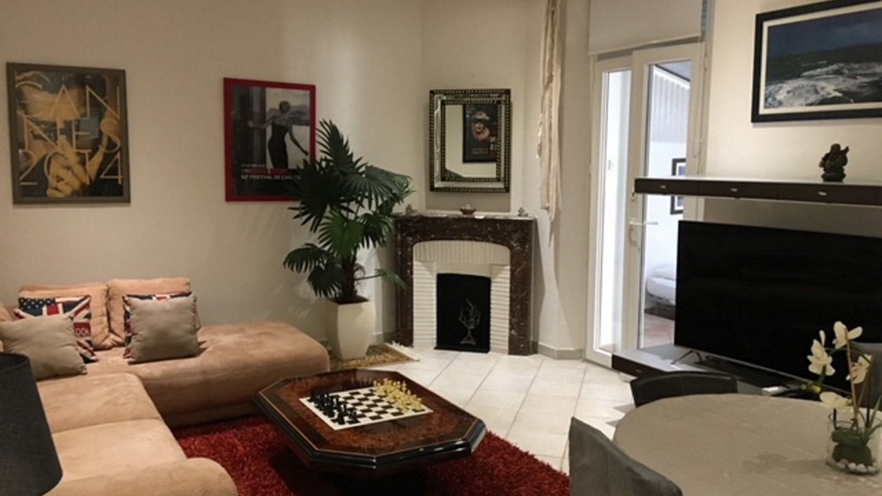 Photo of Livingroom in Prado - Republique