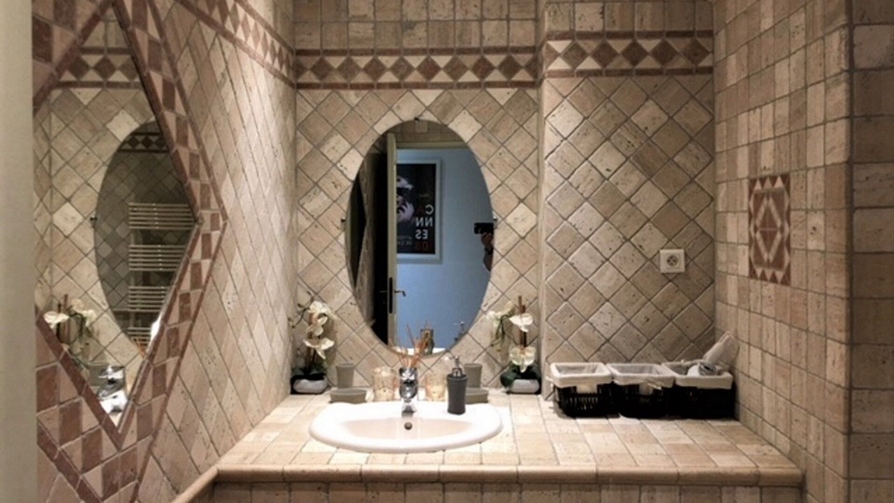 Photo of Bathroom in Prado - Republique