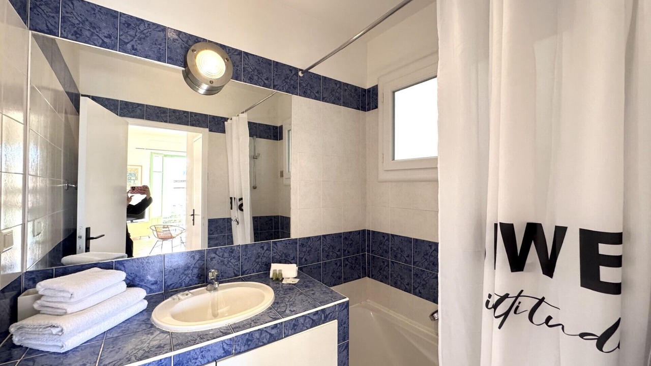 Photo of Bathroom in Gambetta