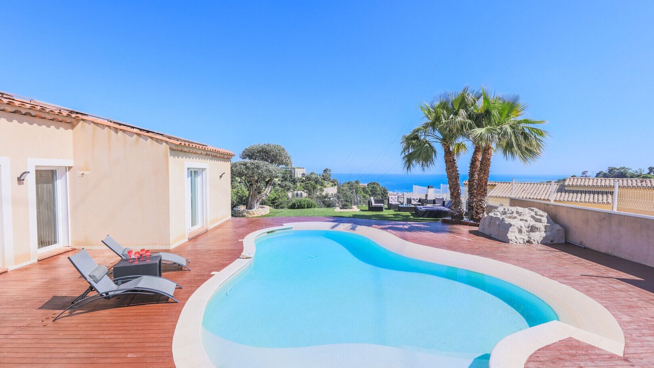 Photo of Outdoor in Saint Pierre de Feric