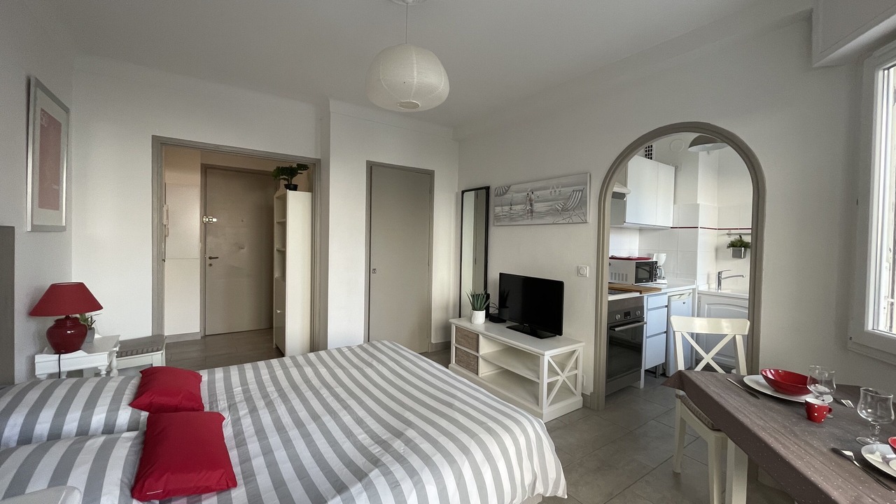 Photo of Bedroom in Riou - Petit Juas - Av de Grasse
