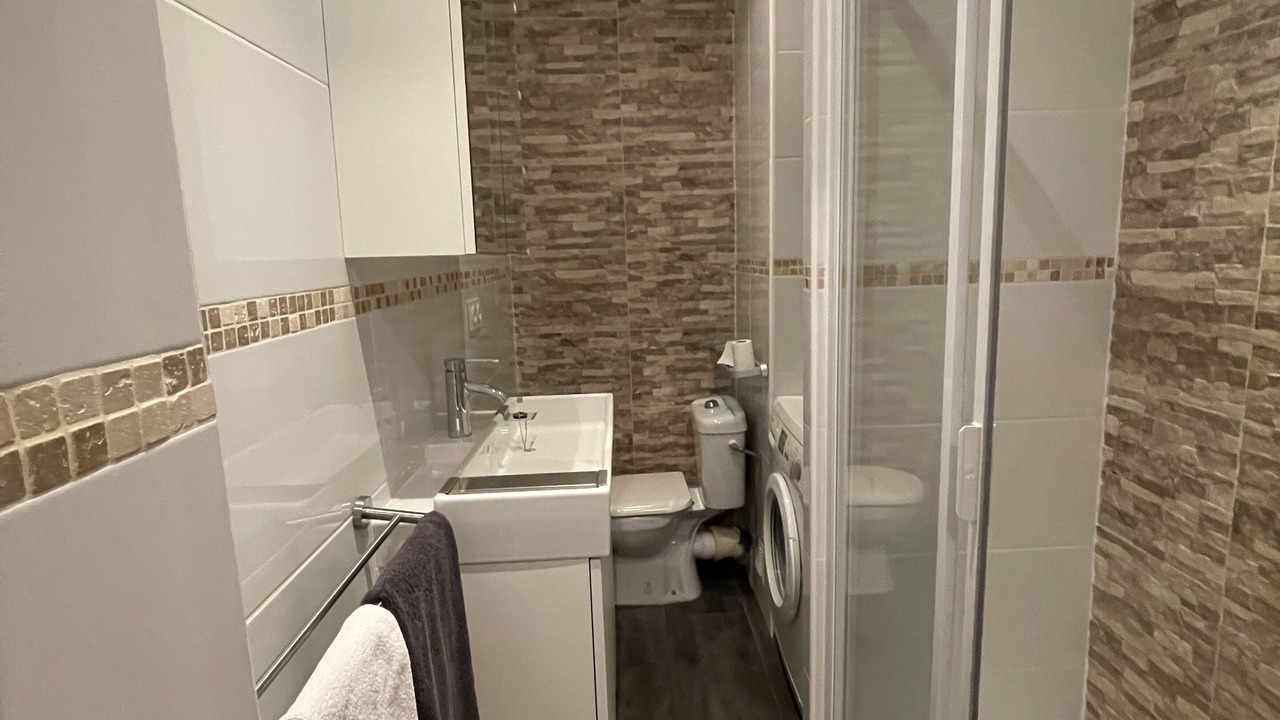 Photo of Bathroom in Riou - Petit Juas - Av de Grasse