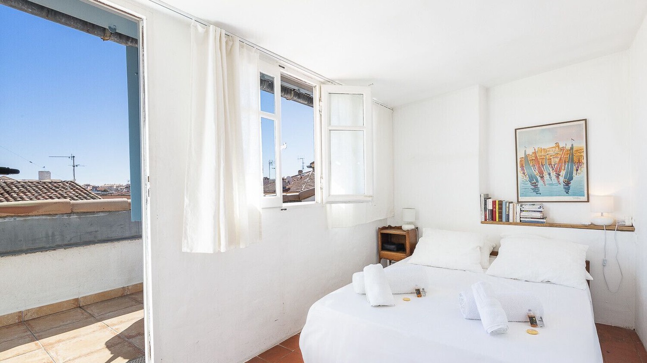 Photo of Bedroom in Antibes Old Town