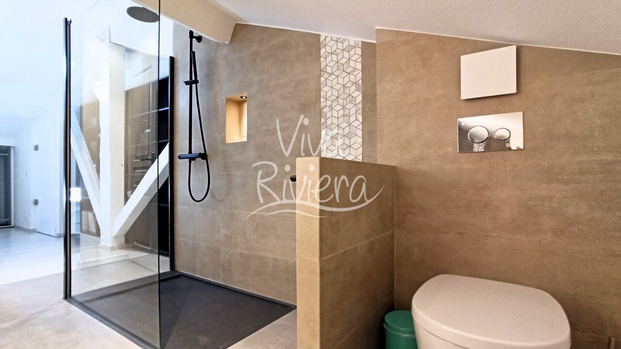 Photo of Bathroom in Cannes City Centre