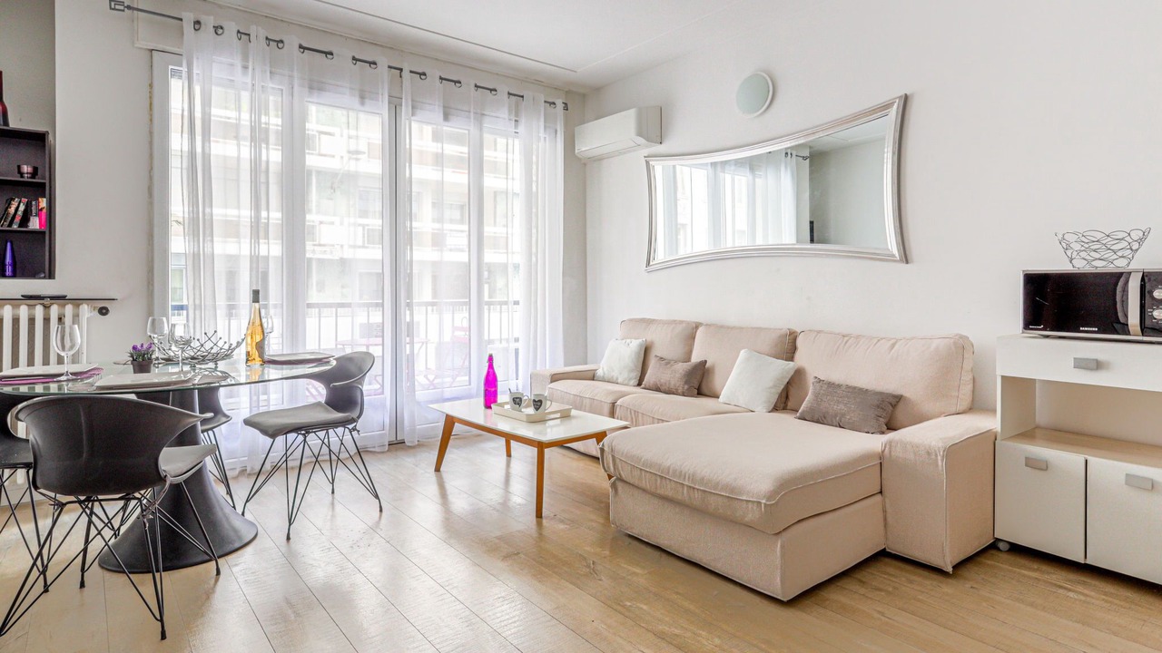 Photo of Livingroom in Musicians Quarter