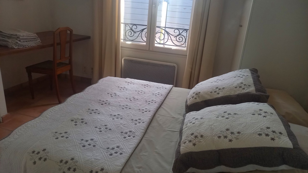 Photo of Bedroom in Mandelieu-La-Napoule