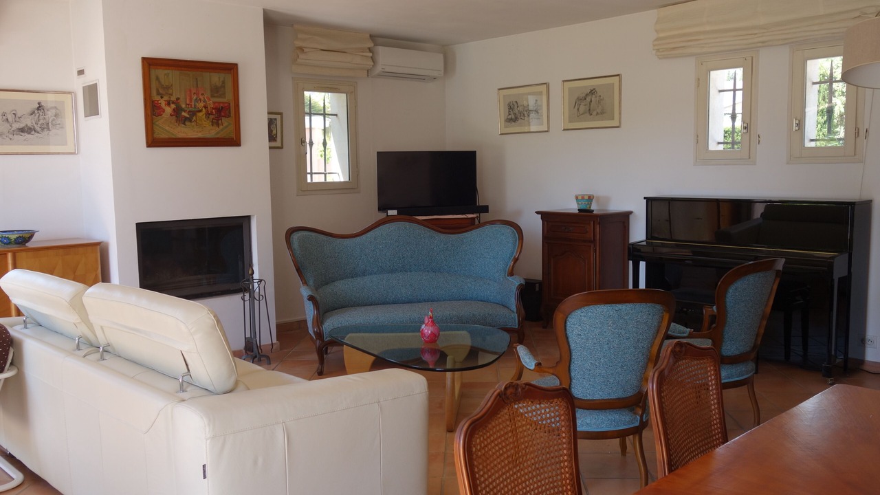 Photo of Livingroom in Mandelieu-La-Napoule