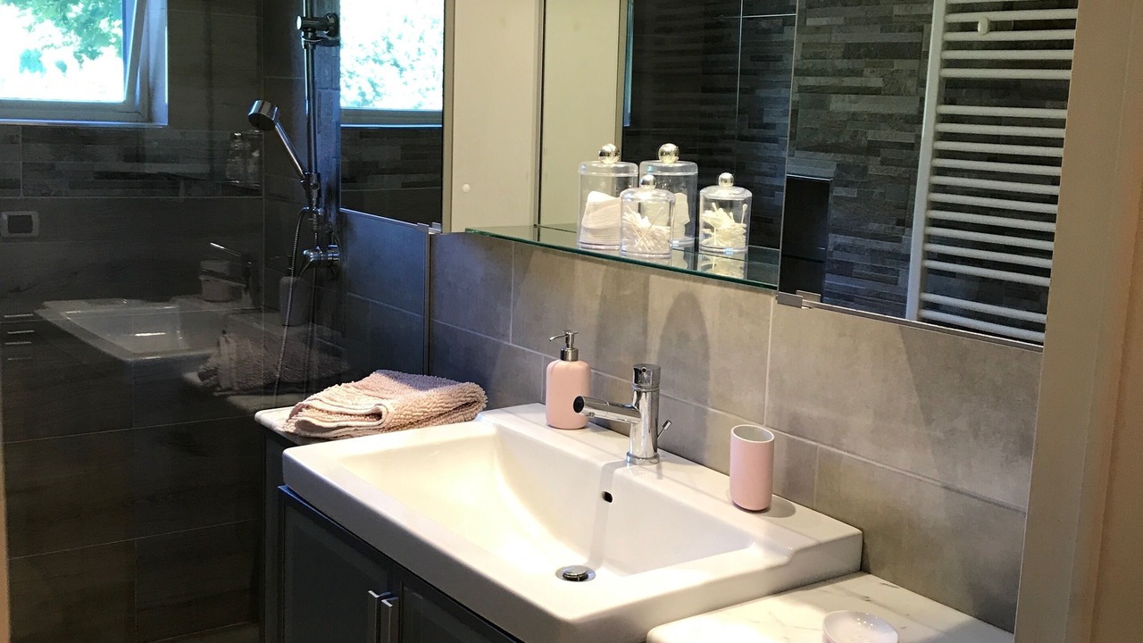 Photo of Bathroom in Carrara