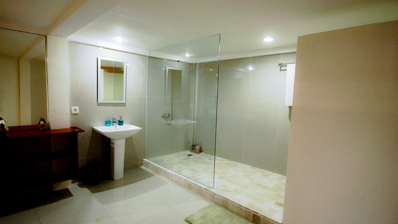 Photo of Bathroom in Kalibukbuk