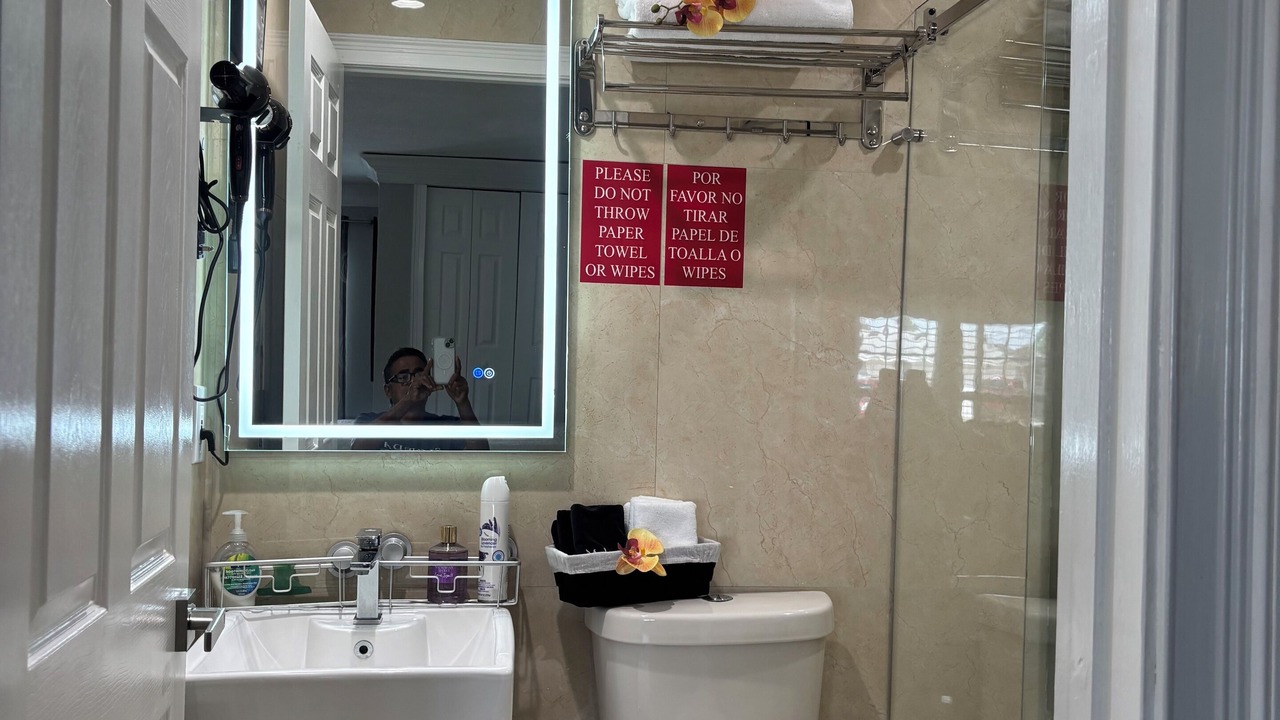 Photo of Bathroom in Englewood Park