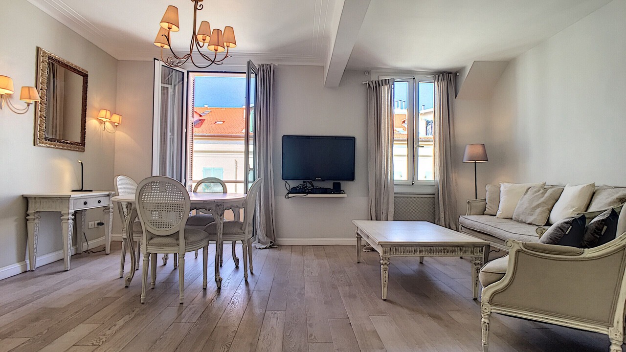 Photo of Livingroom in Jean-Medecin