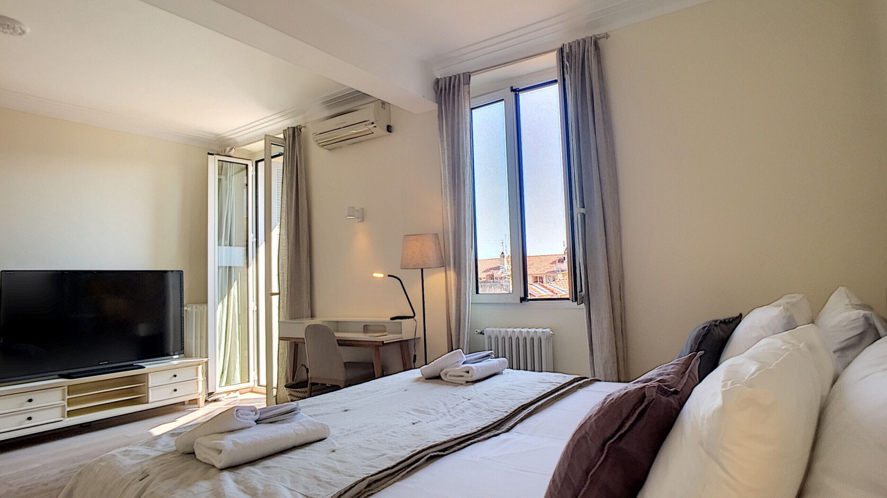Photo of Bedroom in Jean-Medecin
