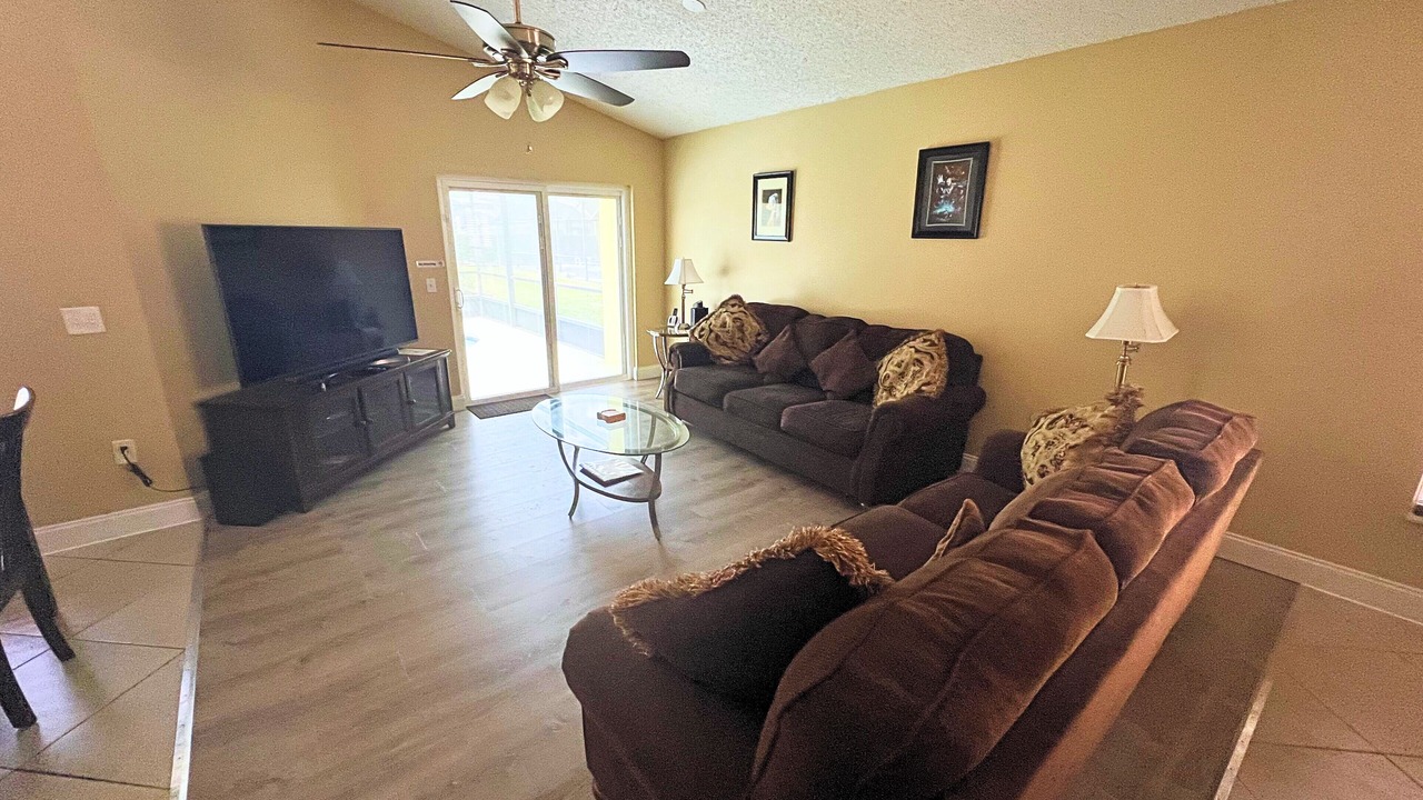 Photo of Livingroom in Lake Berkley