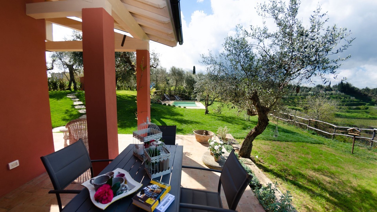 Photo of Patio Balcony in Lari