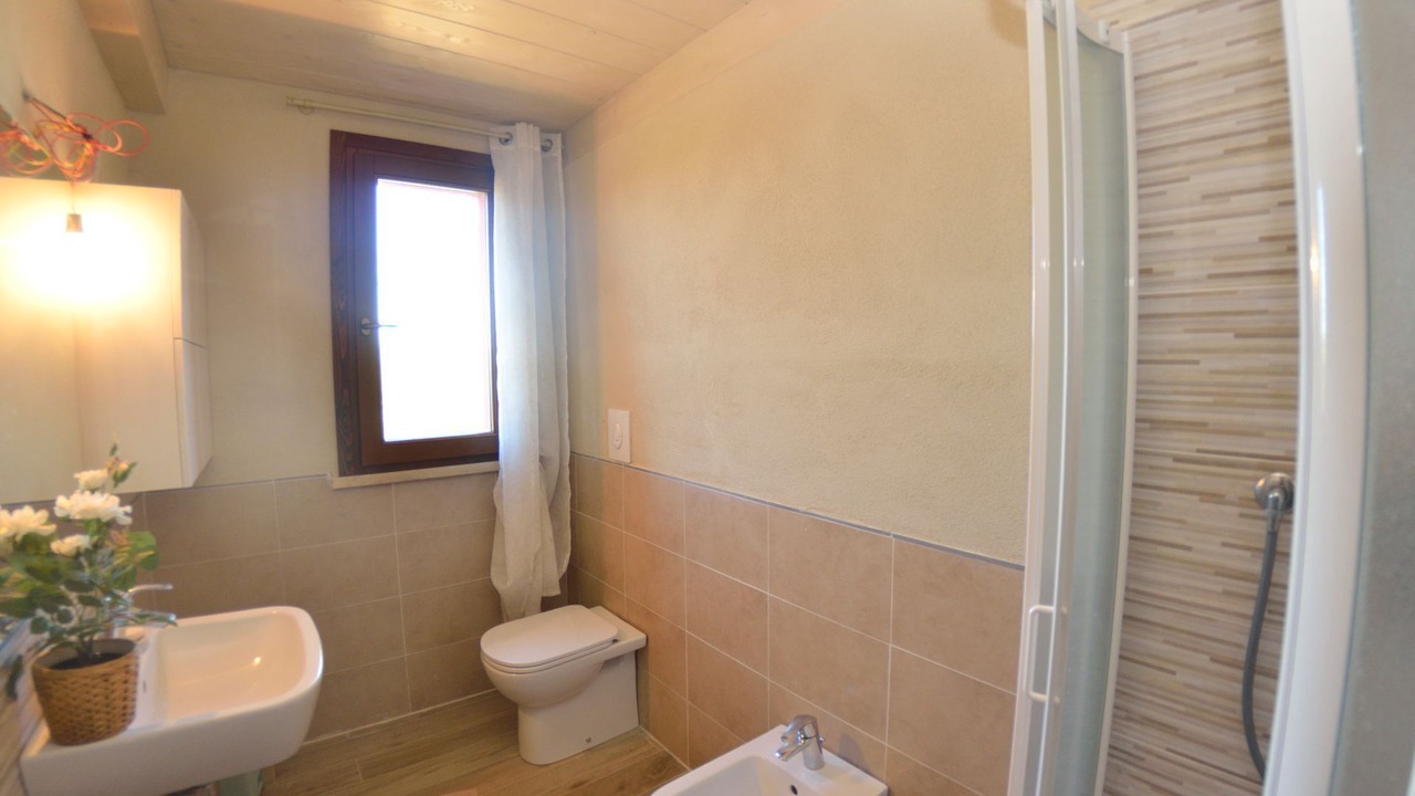 Photo of Bathroom in Lari