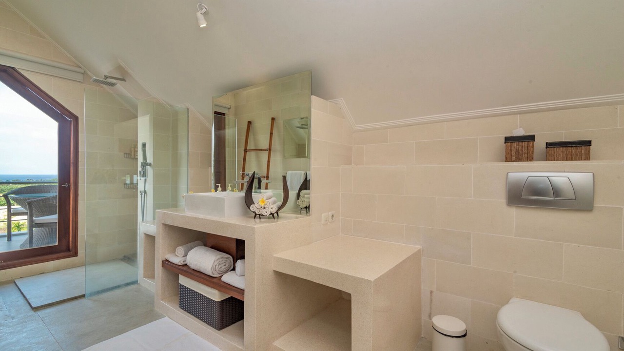 Photo of Bathroom in Umeanyar