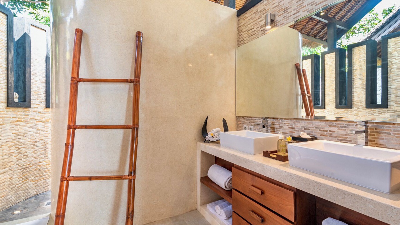 Photo of Bathroom in Umeanyar