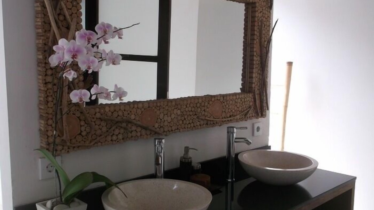 Photo of Bathroom in Bukti
