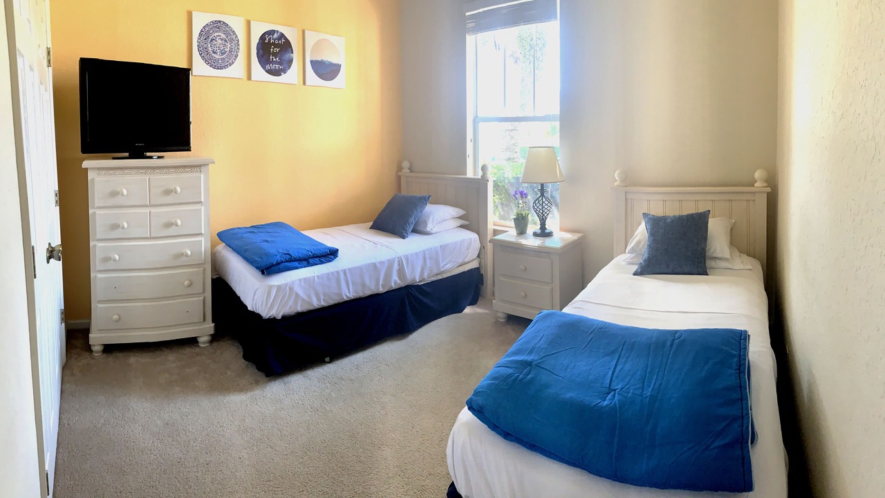 Photo of Bedroom in Crescent Lakes