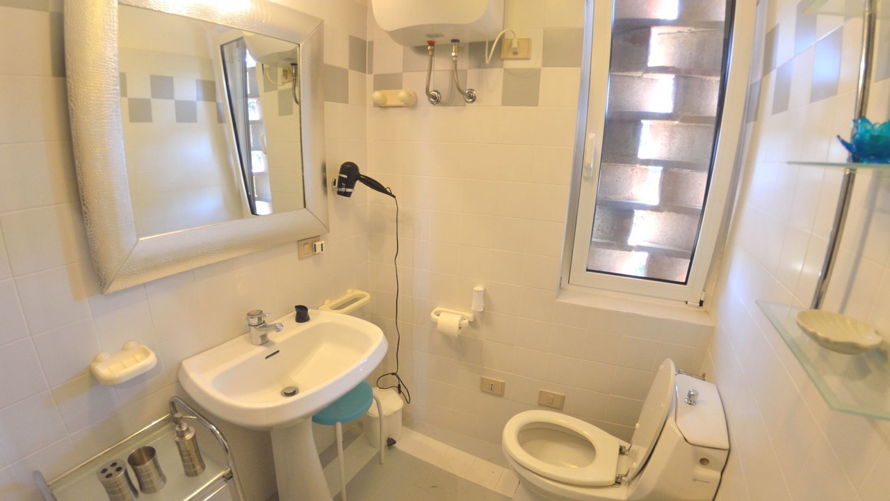 Photo of Bathroom in Gello
