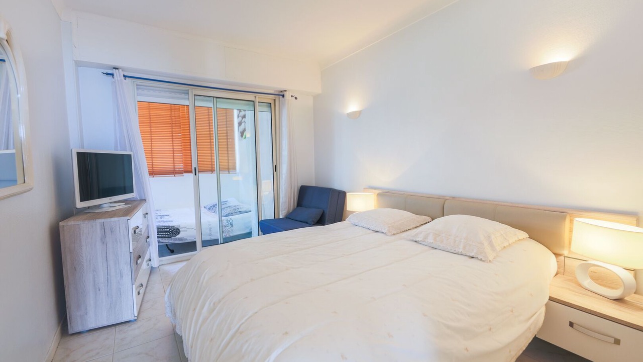 Photo of Bedroom in Juan-les-Pins