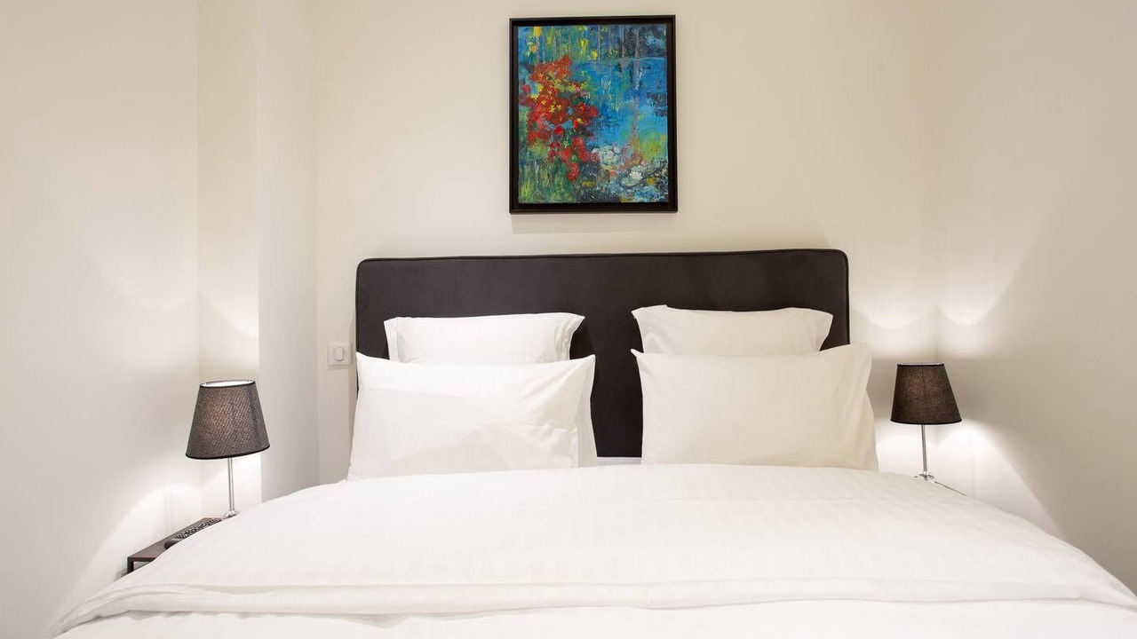 Photo of Bedroom in Cannes City Centre