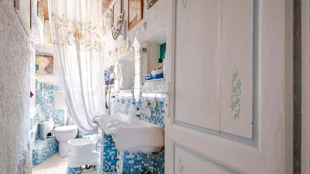 Photo of Bathroom in Vada