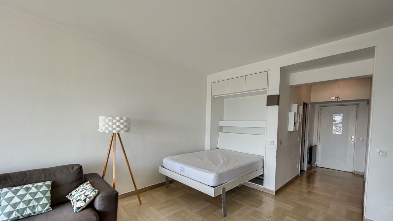 Photo of Bedroom in Villeneuve Loubet Beach