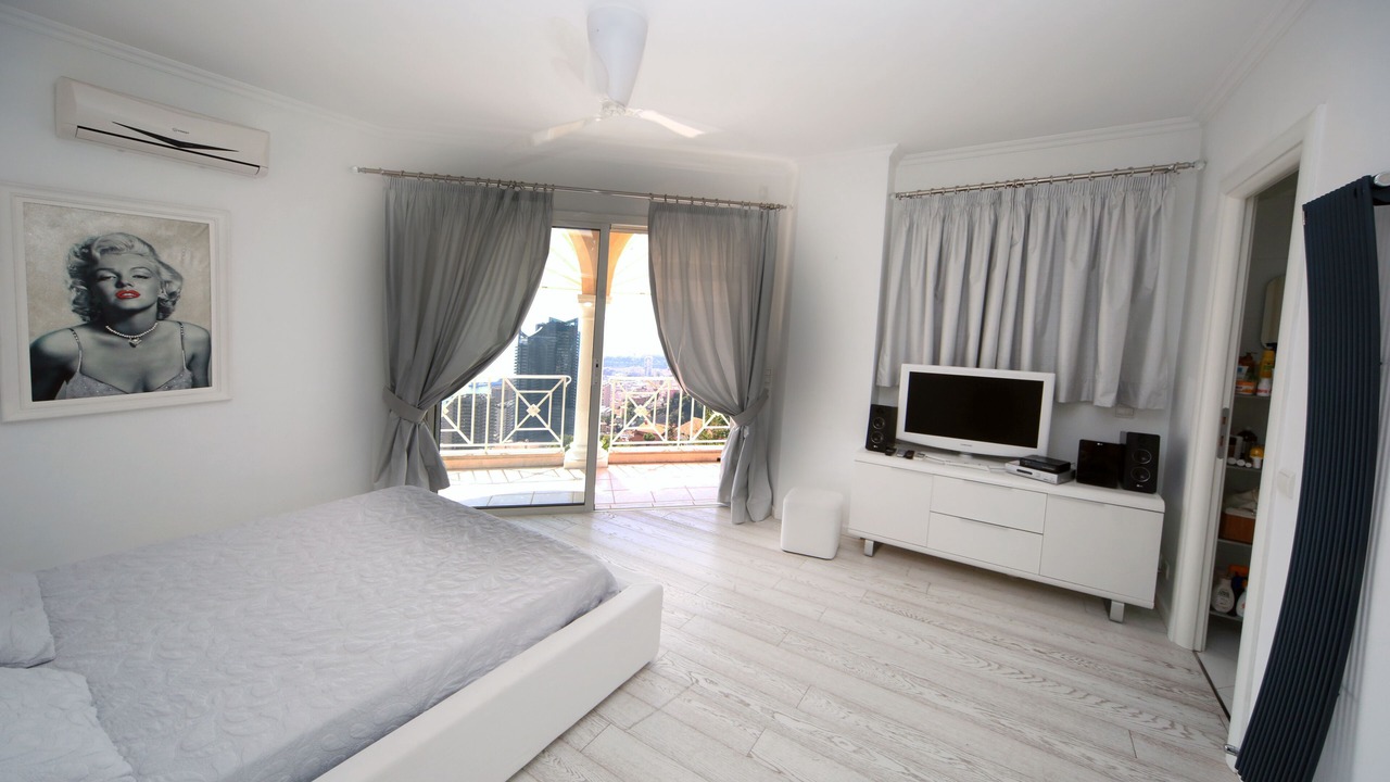 Photo of Bedroom in Beausoleil