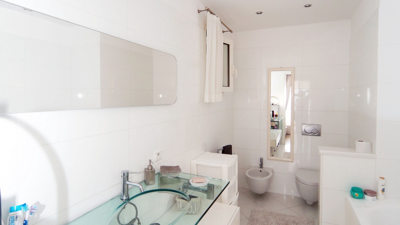 Photo of Bathroom in Beausoleil