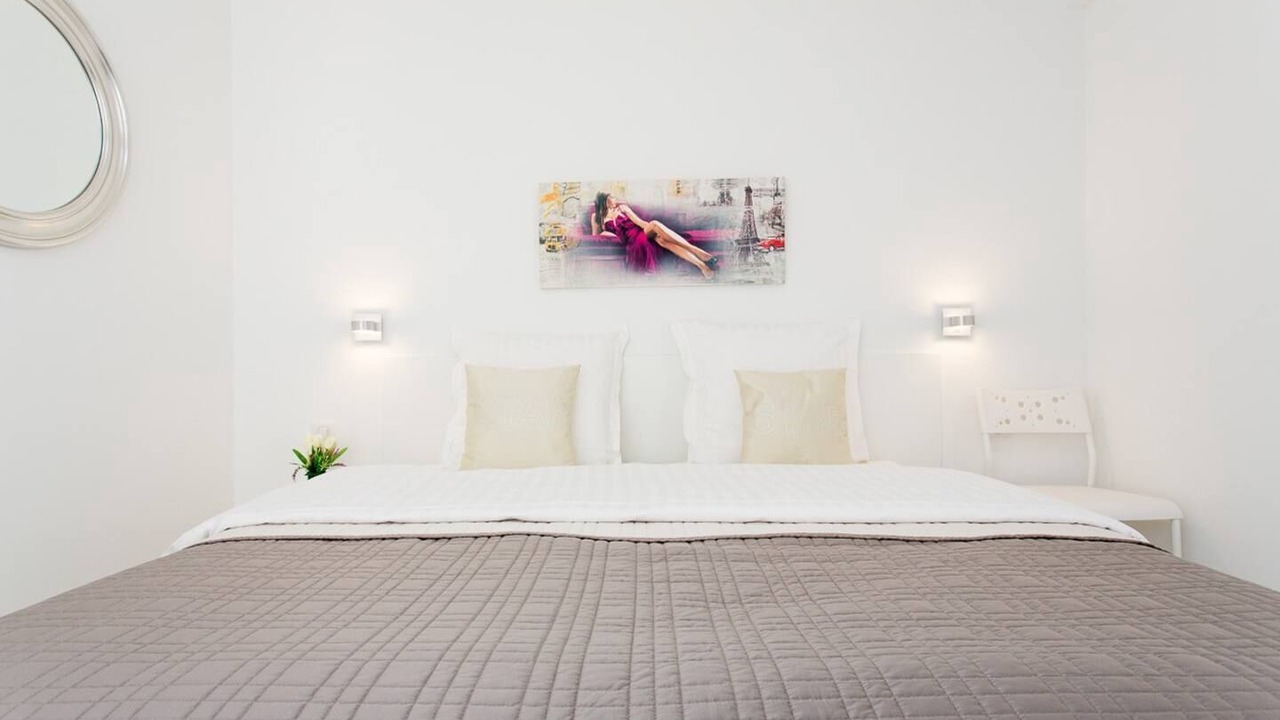 Photo of Bedroom in Cannes City Centre