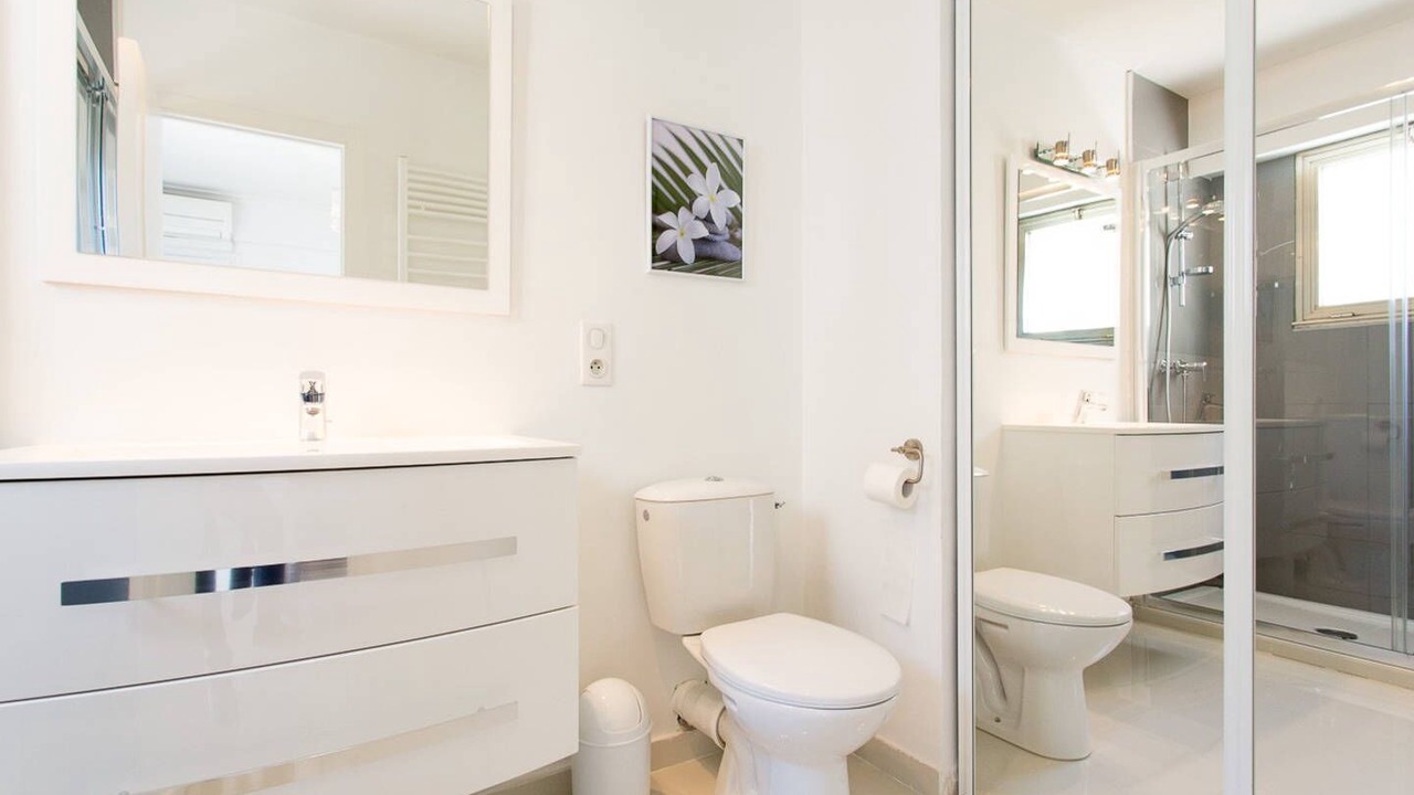 Photo of Bathroom in Cannes City Centre