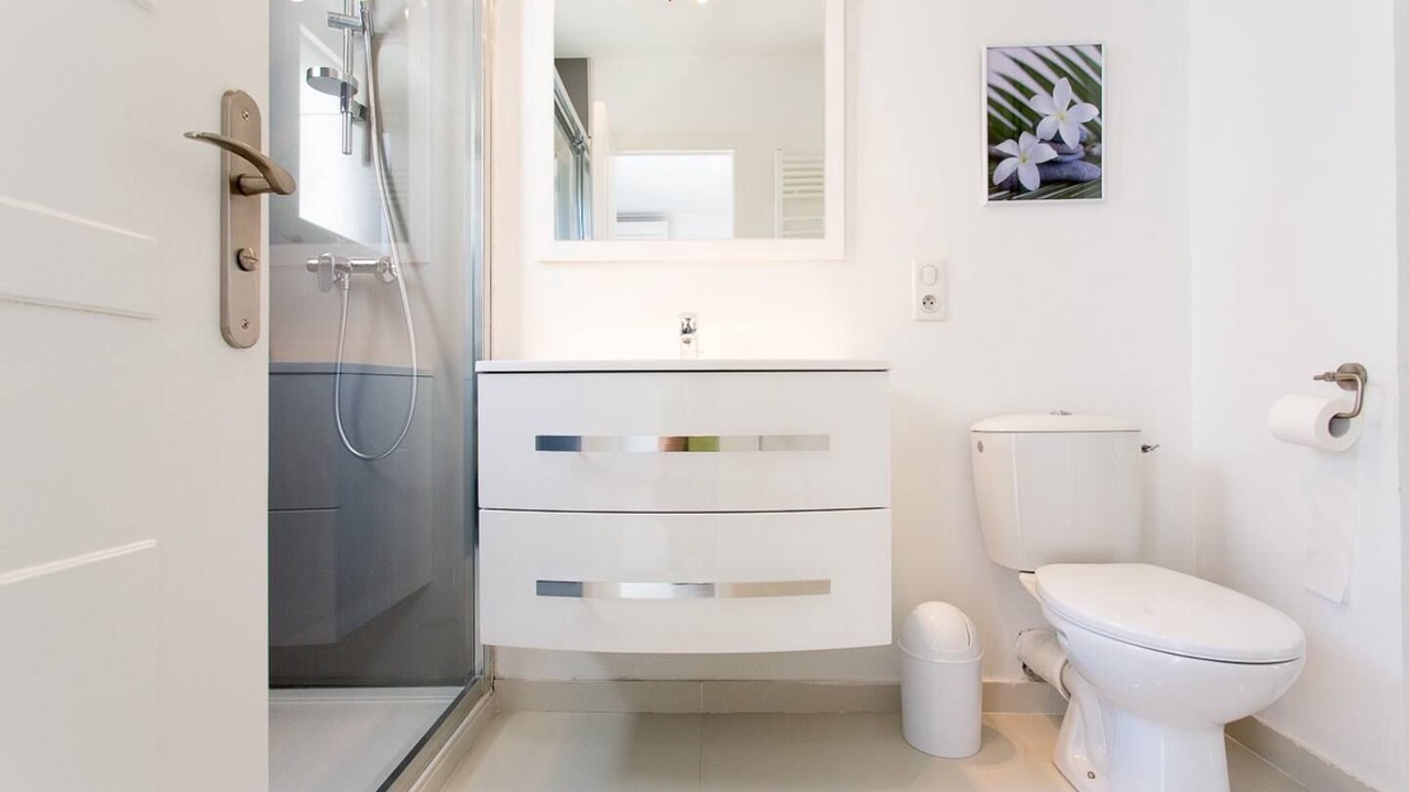 Photo of Bathroom in Cannes City Centre