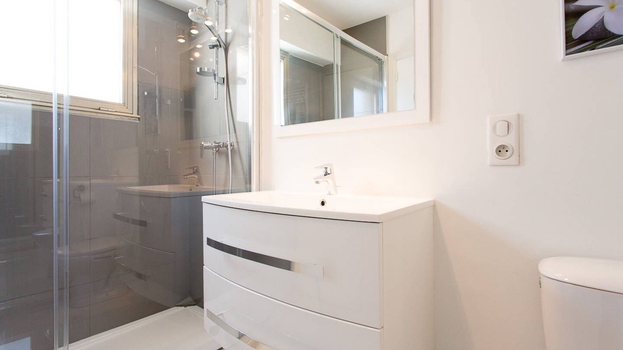 Photo of Bathroom in Cannes City Centre