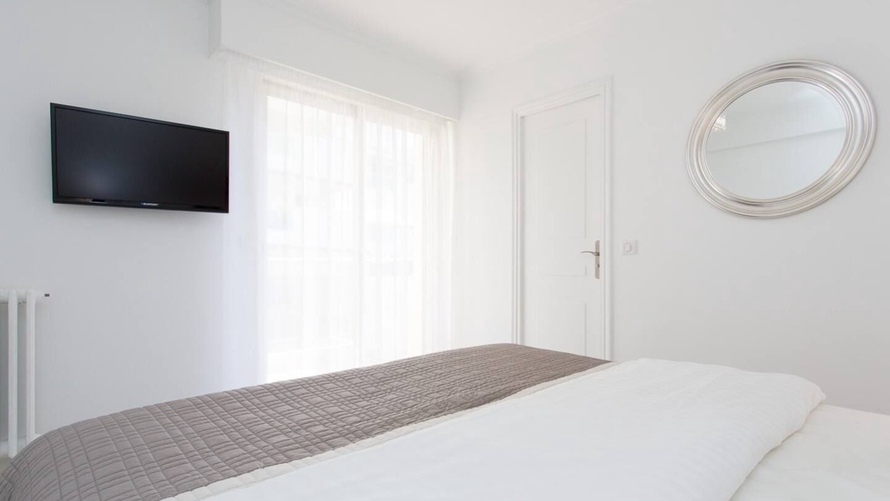 Photo of Bedroom in Cannes City Centre